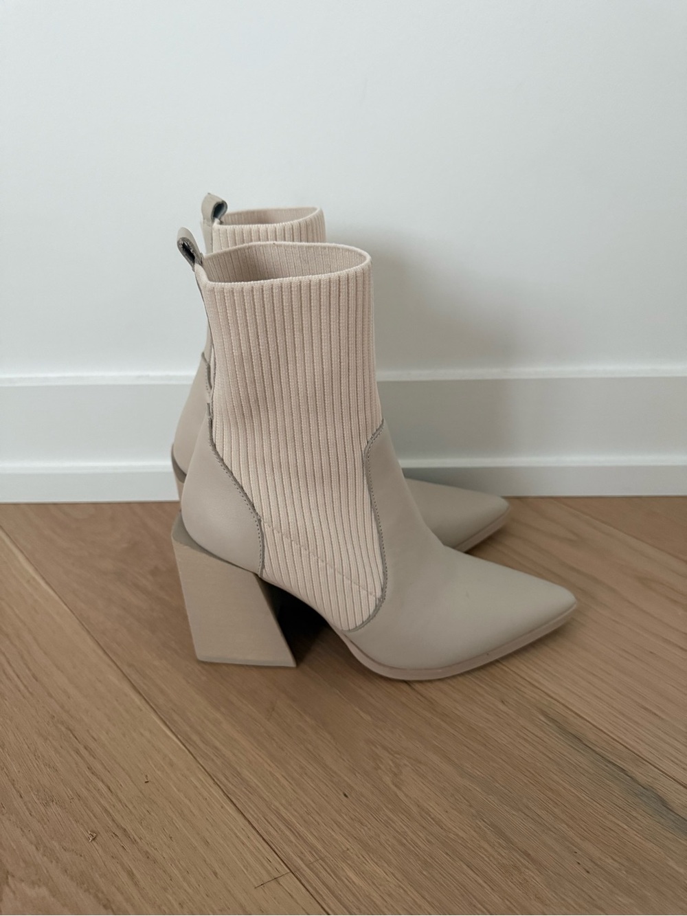 Steve Madden Sock Ankle Booties - Size 6 - Picture 6 of 6